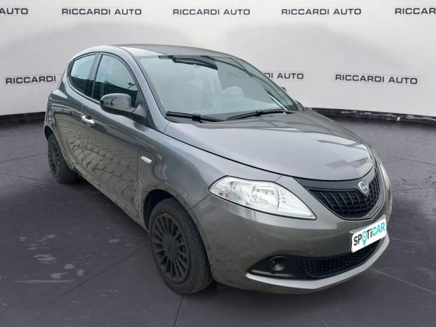 Lancia Ypsilon 3ª serie 1.0 FireFly 5 porte S&S Hybrid Silver - Foto 2