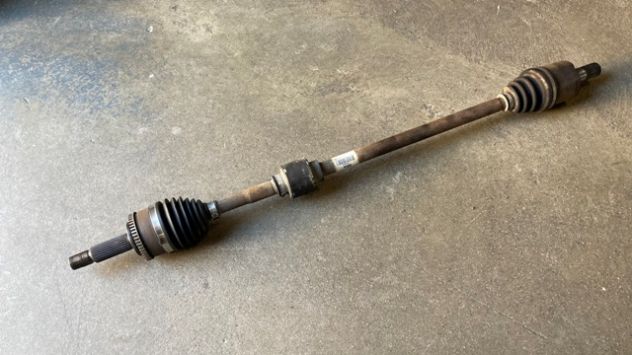Semiasse anteriore DX Kia Rio 1.2 benzina del 2015 (49501-1W000)