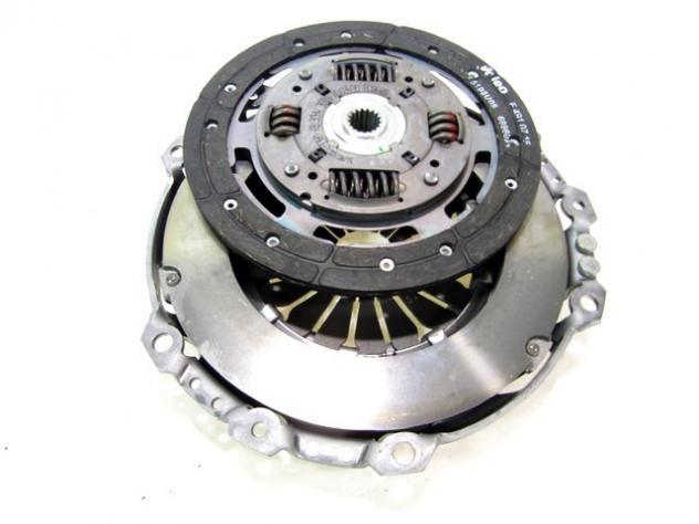 826048 KIT FRIZIONE CON SPINGIDISCO VALEO FORD FOCUS 1.4 B 55KW RICAMBIO NUOVO