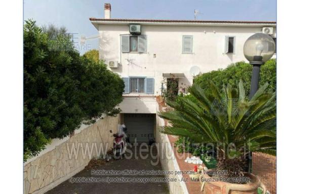 IMMOBILI-IMMOBILE RESIDENZIALE-Strada Provinciale Cuma Licola, 176, 80078 Monterusciello NA, Italia