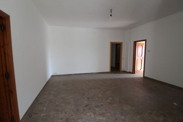 STABILE INDIPENDENTE VIA PROVINCIALE PER FRANCAVILLA FONTANA VILLA CASTELLI - Foto 4