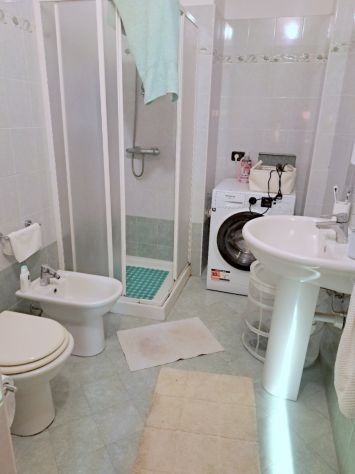 MORTARA CENTRO BILOCALE ARREDATO DI QUALITA' CON AMPIO TERRAZZO - Foto 6