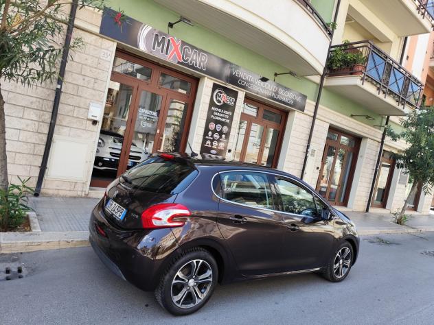 Peugeot 208 1.4 HDi 68CV ALLURE NAVI - Foto 6