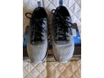 SKECHERS Grigio Memory Foam