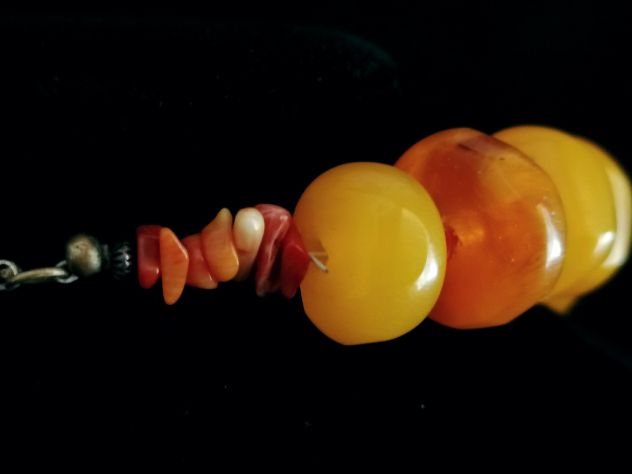 SPETTACOLARE COLLANA ETNICA TRIBALE BERBERA DI COPALE CON CORALLI. - Foto 5