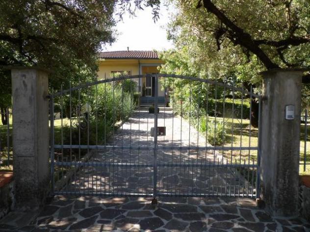 Villa in vendita a Zone - Capannori 300 mq Rif: 1315215