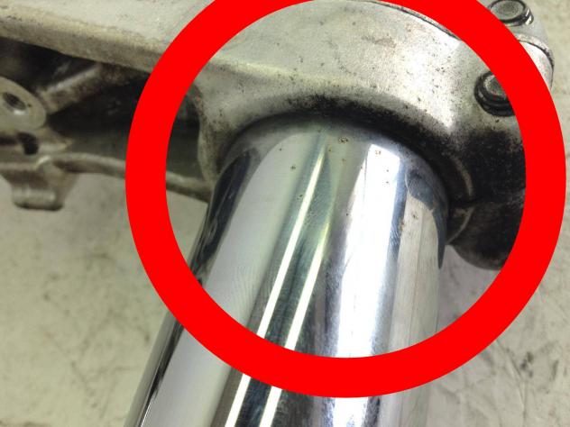 SUZUKI BURGMAN ABS L0 650 FORCELLA - PICCOLI PUNTI SU PARTE ALTA STELI 2010 - Foto 5