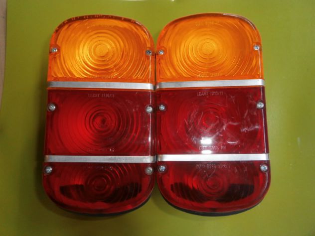 Fanali posteriori FIAT 642 650 682 690 NUOVI