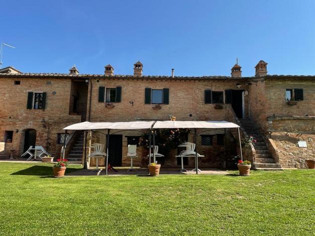 casa indipendente in vendita a Siena
