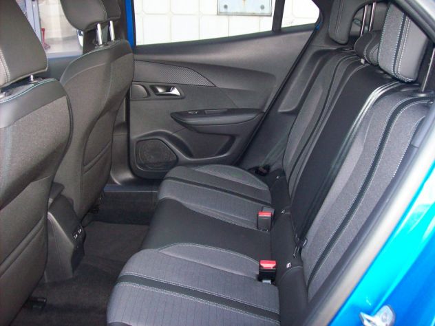 Peugeot 2008 1.5 BlueHDi 130CV S&S EAT8 Allure - Foto 6