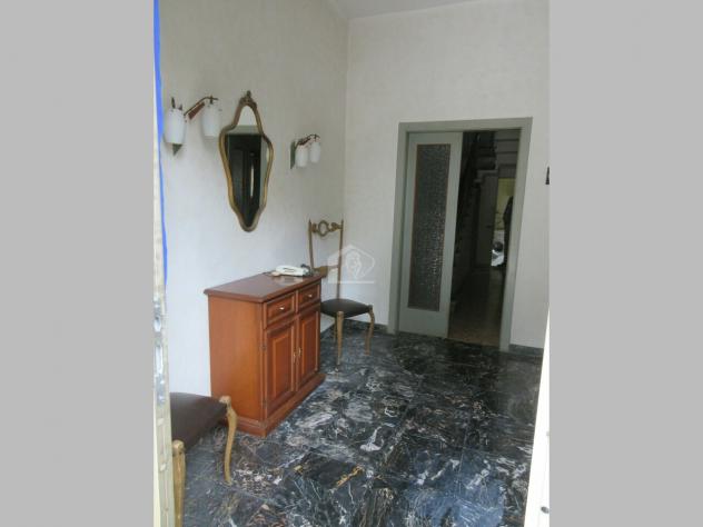 Suzzara vendesi casa indipendente 10 vani 300 Mq - Foto 2