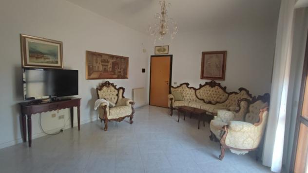 Floridia: zona Taverna, ampio e grazioso appartamento in affitto