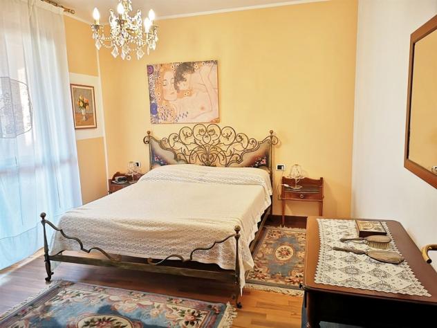 AMPIO APPARTAMENTO CON DUE TERRAZZI E BOX DOPPIO - Foto 9