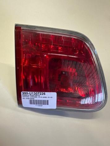 FANALE POST.INT.S. 999-U1307226 Parti elettriche  Fanaleria  Fanali  Fanale post. sx. TOYOTA - AVENSIS - 01-01-2009 - 01-12-2015