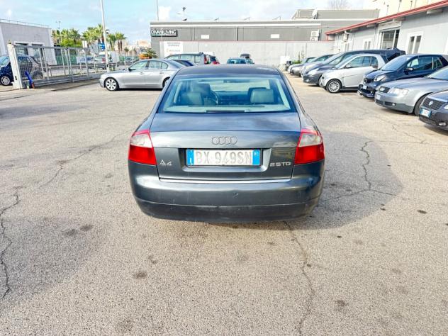 Audi A4 2.5 V6 TDI - Foto 4