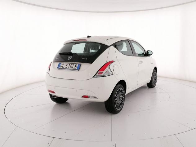 Lancia Ypsilon 1.0 firefly hybrid Gold s&s 70cv - Foto 2