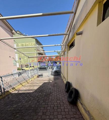 Casa di fila di testa di mq. 240 commerciali disposta su due piani da ristrutturare. - Foto 10