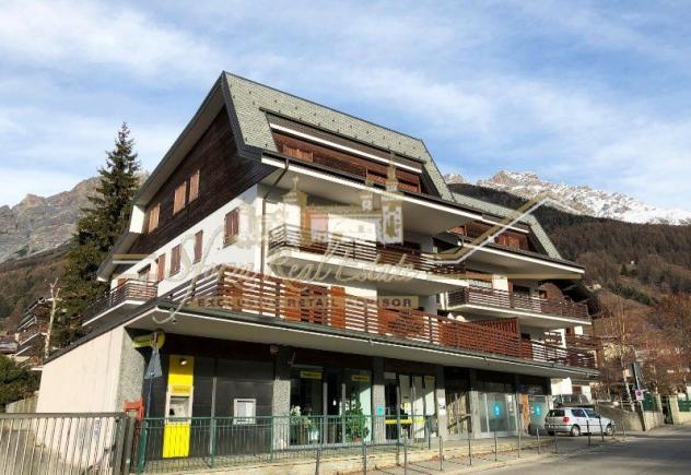 Bormio Centro Negozio angolo con 4 Vetrine - Foto 4