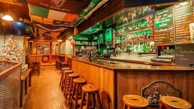 ALLE PORTE DEL CENTRO STORICO: Fano alle porte del centro
per chi desidera un'attività di bar e tabacchi in una posizione strategica, mettiamo in vend - Foto 3