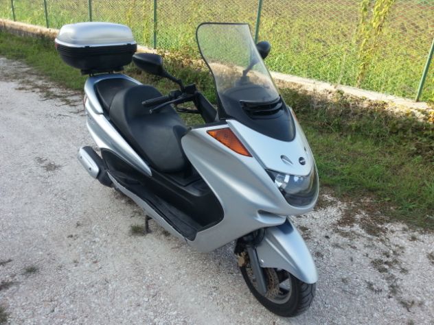 MBK SKYLINER 250 con Bauletto