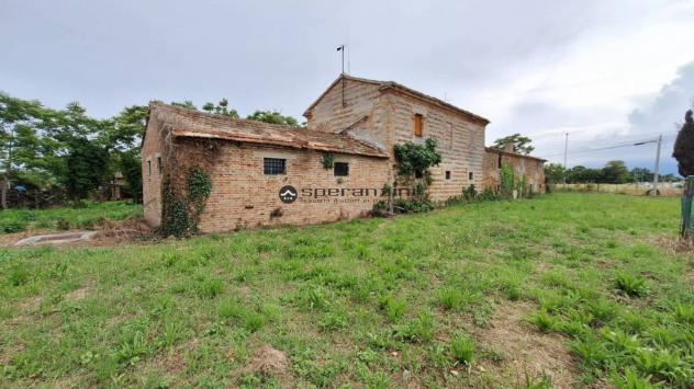 AEREOPORTO: Vendesi casale da ristrutturare a fano - zona aeroporto: ottima visibilità, ideale per attività ricettiva o commerciale!
hai un progetto a - Foto 11