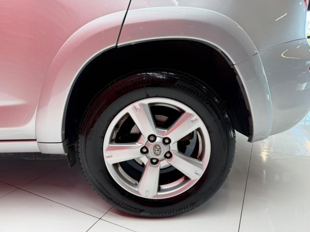 Toyota RAV 4 RAV4 2.2 D-4D 177 CV Luxury - Foto 9