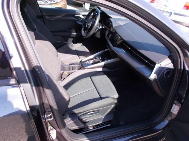 AUDI - A3 Sportback - SPB 35 TDI S tronic Identity Black - Foto 4