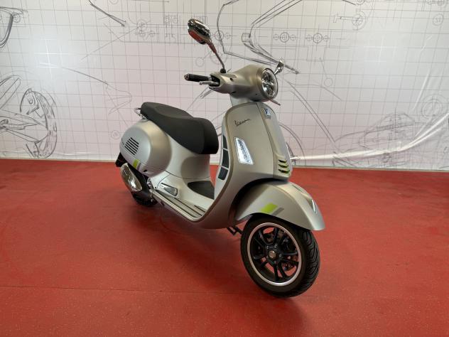 Vespa 300 GTS hpe VESPA GTS 300 HPE SUPER TECH - YM 2024 - Foto 2