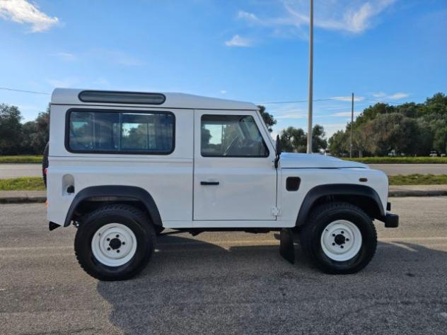 LAND ROVER Defender 90 2.2 TD4 Station Wagon N1 rif. 23997441 - Foto 4
