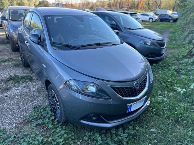 Lancia Ypsilon 1.0 FireFly 5 porte S&S Hybrid Platino