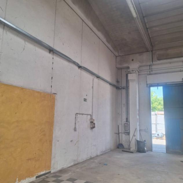 Immobile di 460 m² con 1 locale in affitto a Maranello - Foto 3