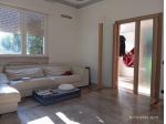 Camaiore centro.
Villetta singola con 3 camere da letto .
Ristrutturata .