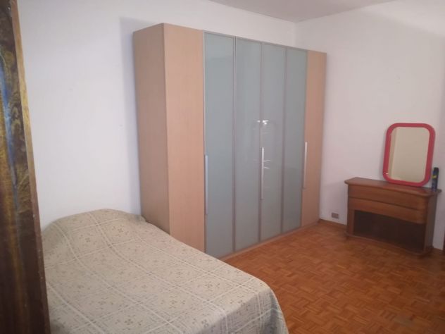 ampia camera singola solo ragazze 18 metri - Foto 9