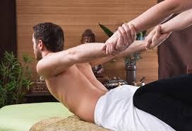 NUOVA LOCATION ATMA PROPONE I SUOI MASSAGGI OLISTICI IN NUOVO AMBIENTE NEL BOSCO Tel:3534196782