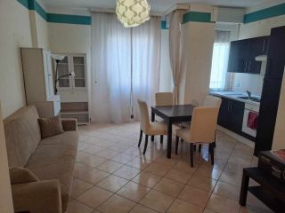 Vespri Siciliani, ampio, ristrutturato, arredato, balcone, box