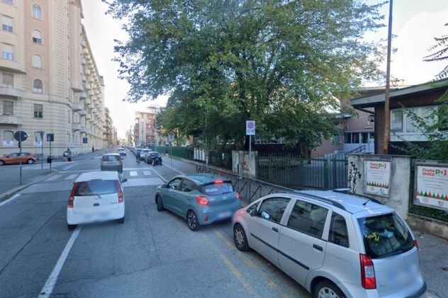 PIAZZA BERNINI CIT TURIN DECOROSO TRILOCALE RISTRUTTURATO