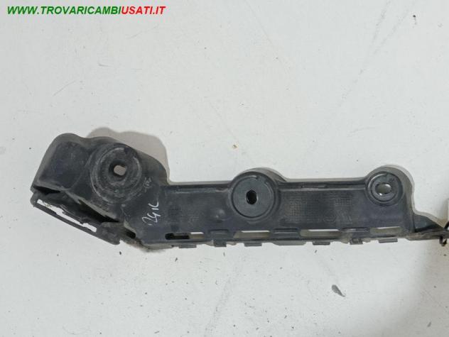 GUIDA LAT. PARAURTI POST. DX 999-U1562037 Carrozzeria  Lamierati esterni  Paraurti  Staffa sostegn SKODA - FABIA - 2015