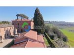 Villa storica con casali e terreni a Petrignano, Castiglione del Lago (PG)
