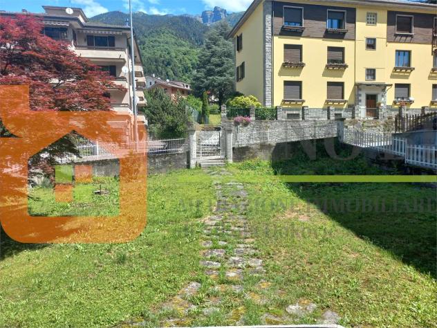 V000550 - VILLA CON 2 APPARTAMENTI GIARDINO E GARAGE - Foto 2