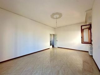 Villetta bifamiliare in affitto a Lucca 180 mq  Rif: 1334201