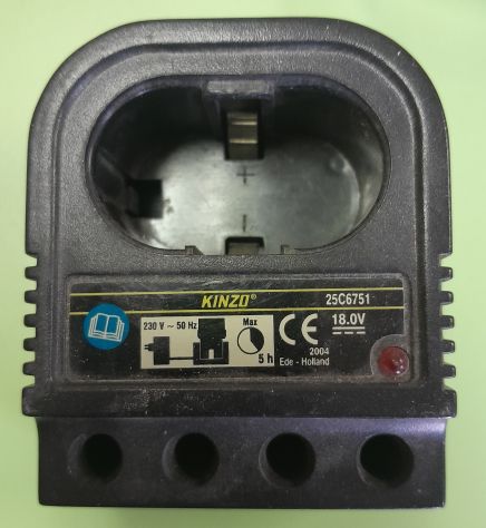 Ricarica batterie della Kinzo. E inclusa una batteria da 18 Volt da rigenerare. - Foto 3