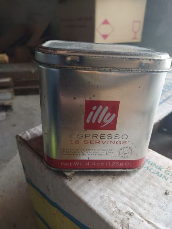 R36 - VECCHIE SCATOLE IN LATTA ILLY - Foto 5