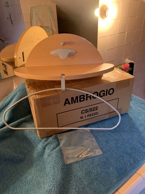 Attaccapanni in legno "AMBROGIO"