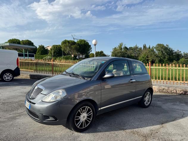 Lancia Ypsilon 1.3 MJT 90 CV Platino - Foto 8