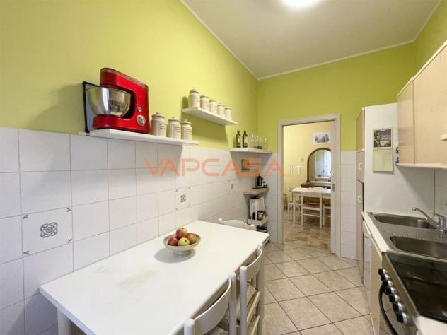 BILOCALE CON INGRESSO INDIPENDENTE, BALCONE E BOX - Foto 4