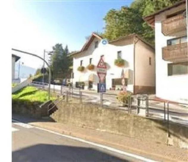 Immobile in asta di 182 m² con più di 5 locali e box auto in vendita a Comano Terme - Foto 2