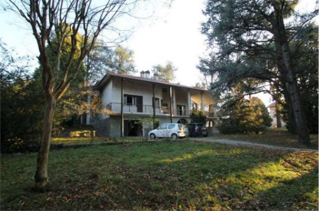 Villa di 260 m² con 5 locali e box auto doppio in vendita a Dolzago - Foto 2