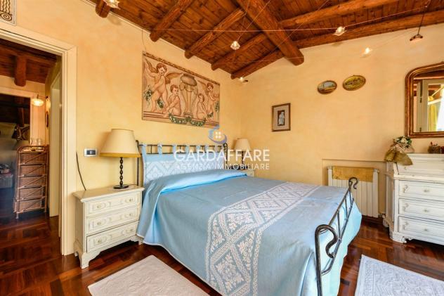 VILLA ESCLUSIVA VISTA LAGO MOZZAFIATO CON PISCINA PRIVATA A MANERBA DEL GARDA - Foto 16