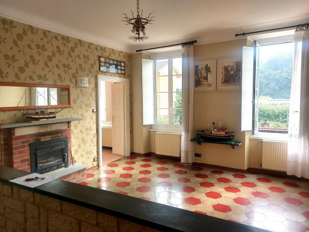 Borgo Fornari 6,5 vani ristrutturati