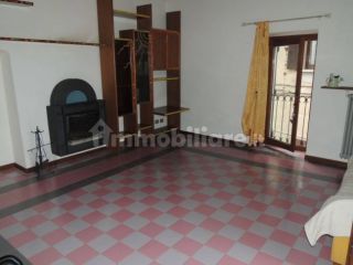 In cascina ristrutturata  bilocale semi/arredato
